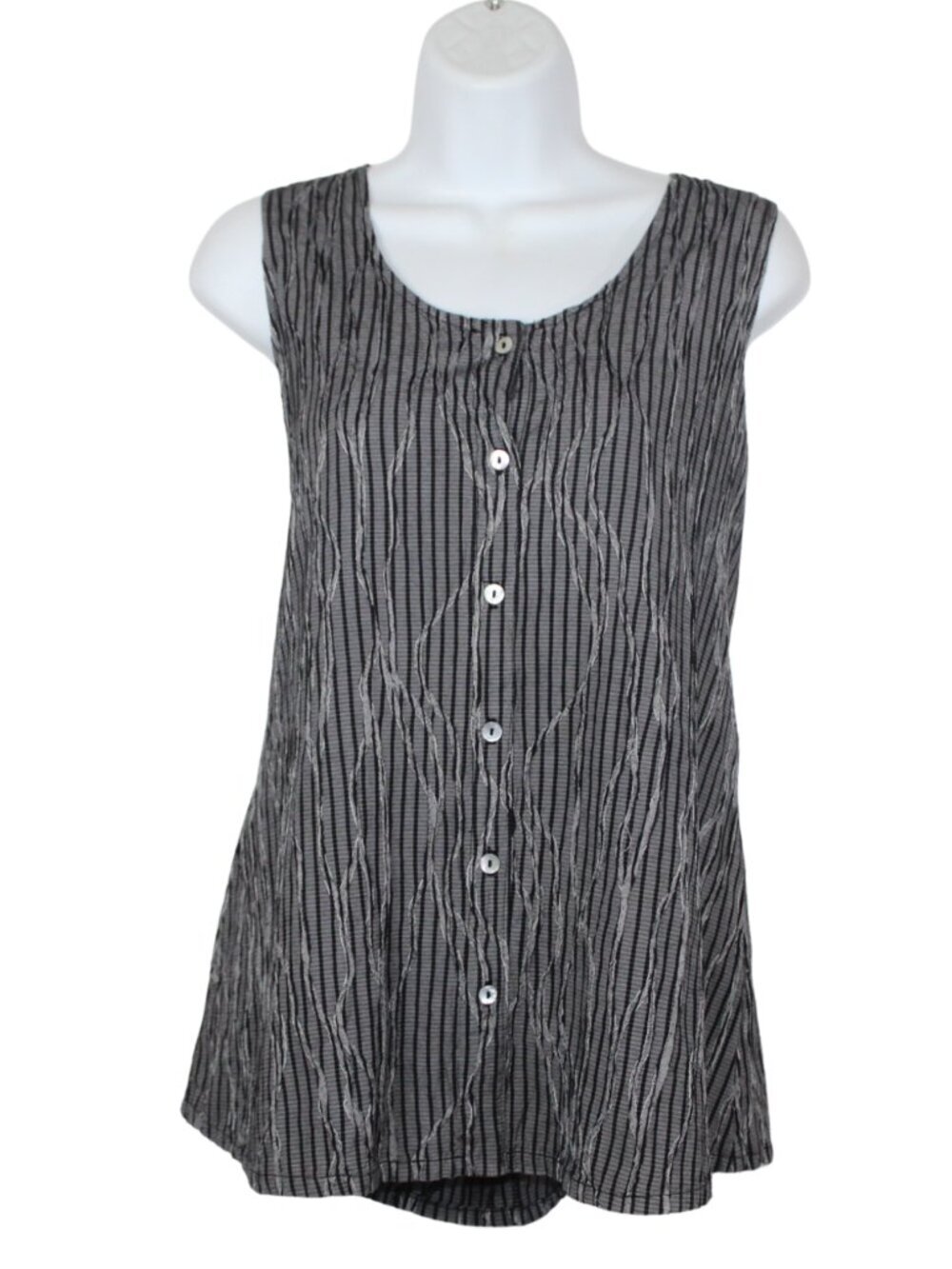Cut Loose women's tank top size L gray textured button up round neck sleeveless